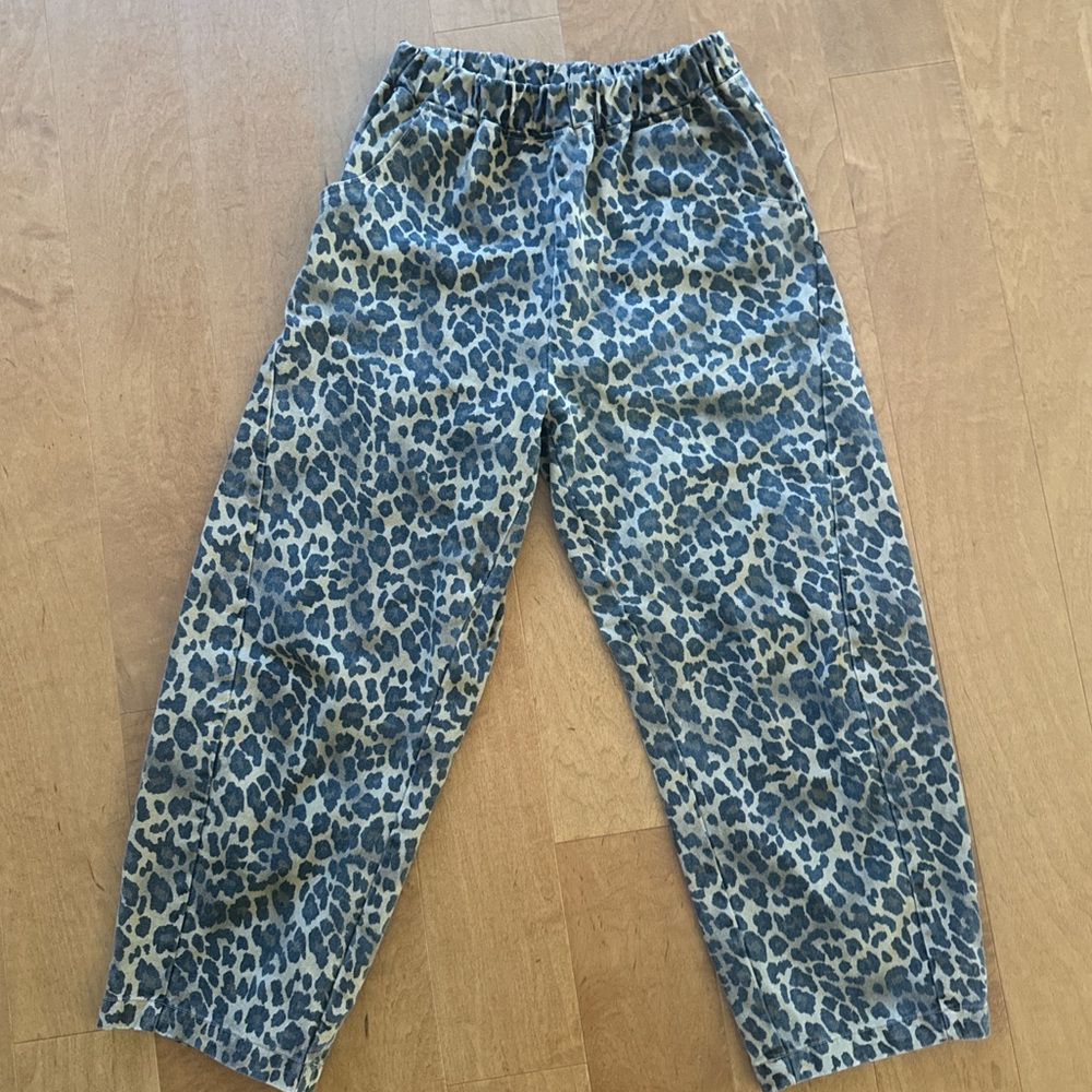 Le Bon Shoppe Leopard Print Wide-Leg cropped Pants - Picture 2 of 5